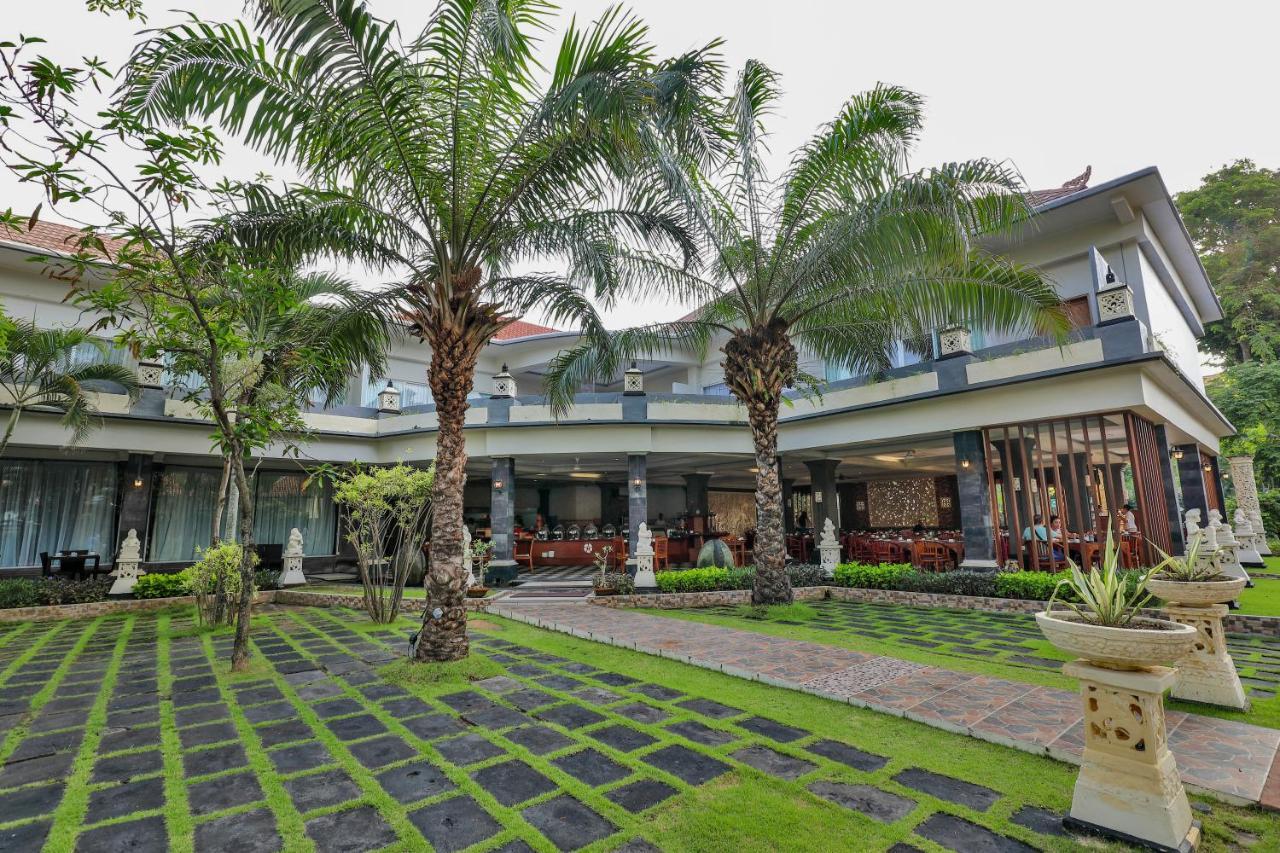 Puri Saron Hotel Seminyak Ngoại thất bức ảnh