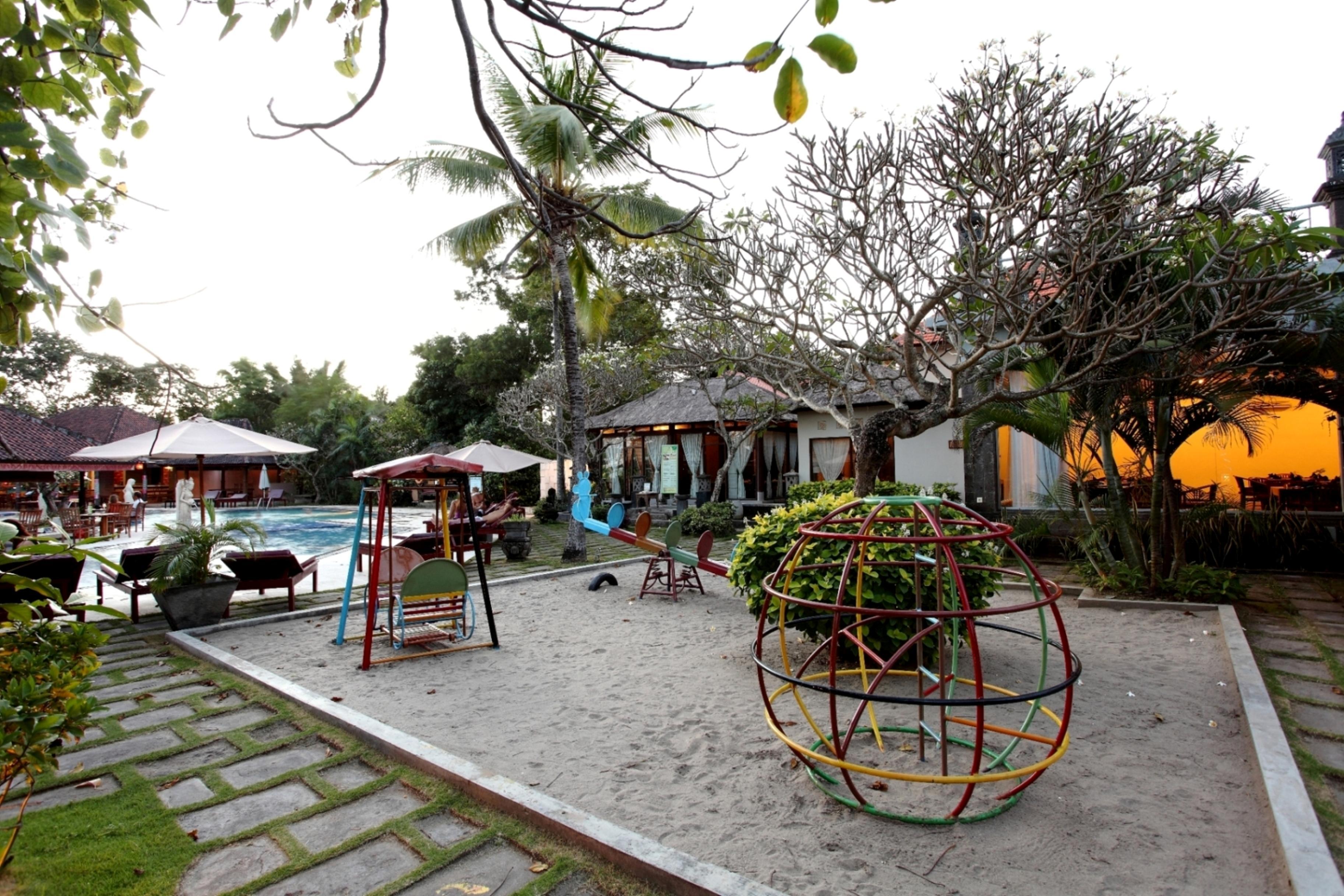 Puri Saron Hotel Seminyak Ngoại thất bức ảnh