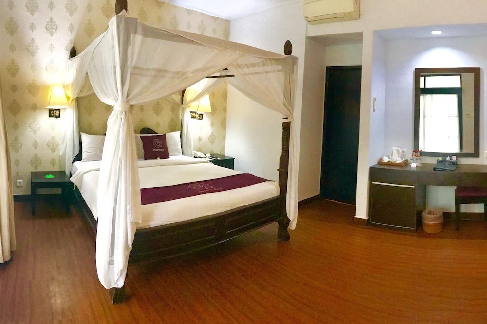 Puri Saron Hotel Seminyak Ngoại thất bức ảnh
