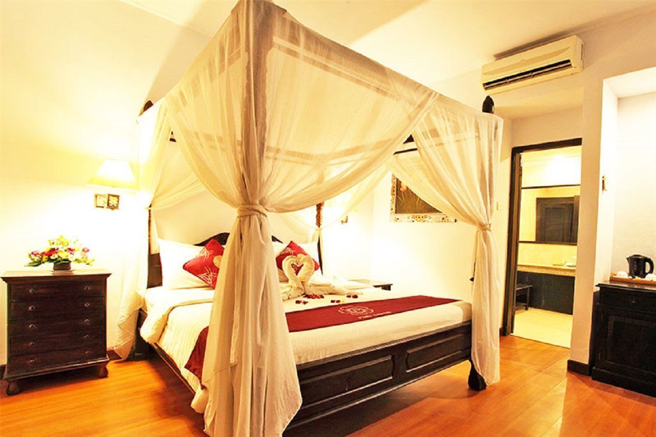 Puri Saron Hotel Seminyak Ngoại thất bức ảnh